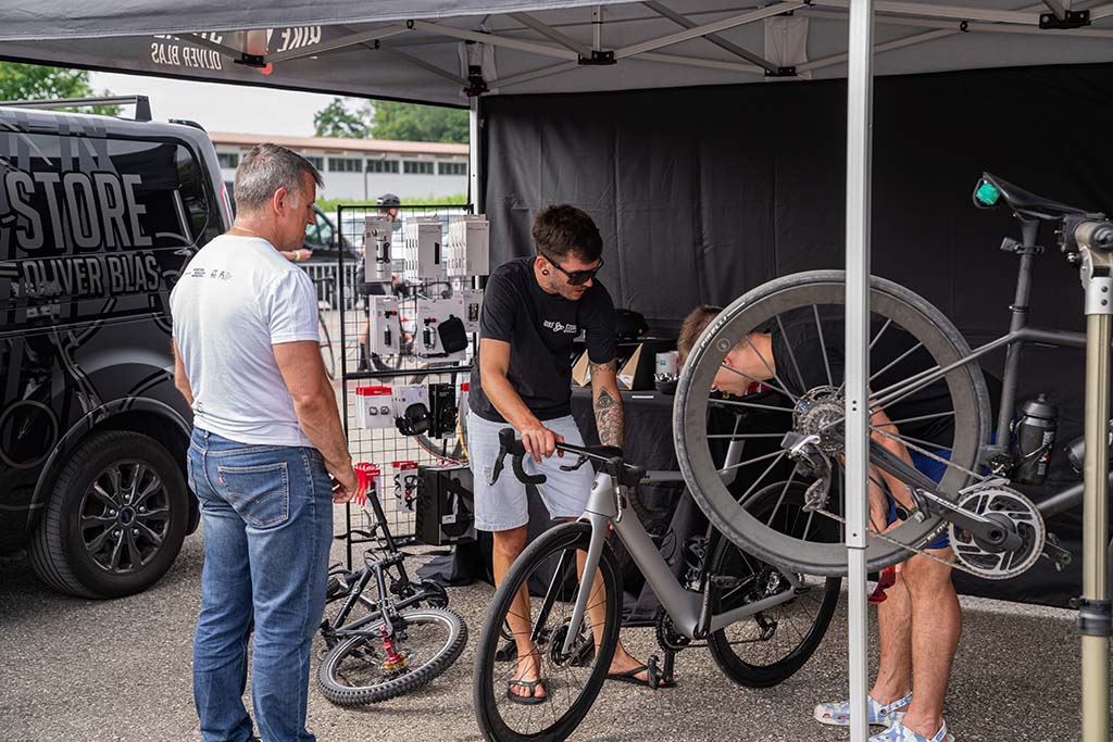 Shades_of_Speed_2023_Team-F8-Druck-800014-2