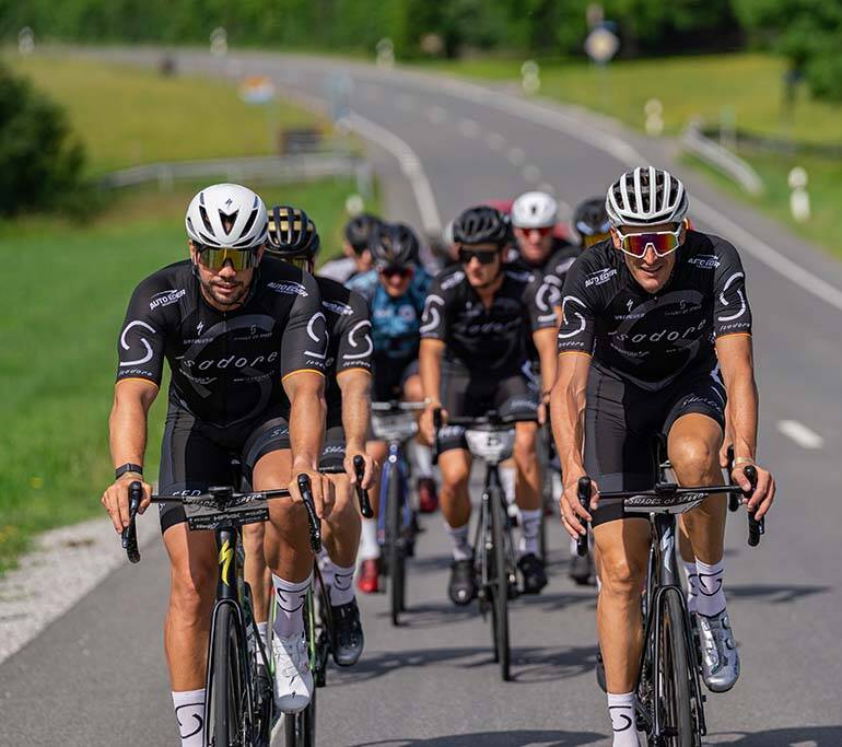 Shades_of_Speed_2023_Team-F8-Druck-800489