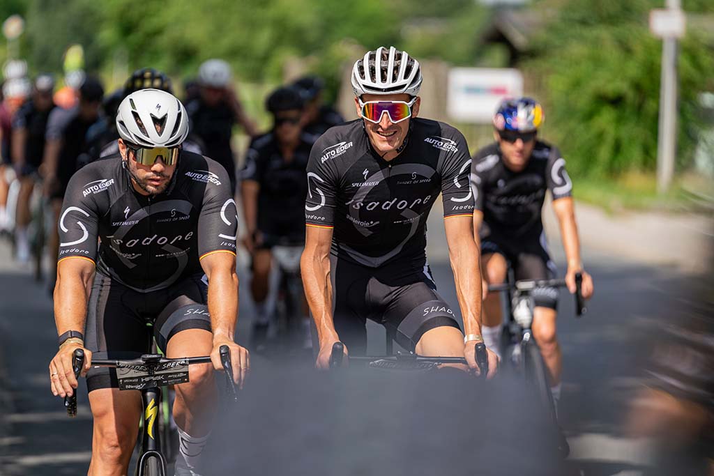 Shades_of_Speed_2023_Team-F8-Druck-800500