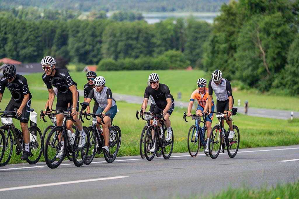 Shades_of_Speed_2023_Team-F8-Druck-800604